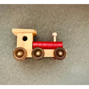 BRAGGS CREATIONS WOODEN TRAIN